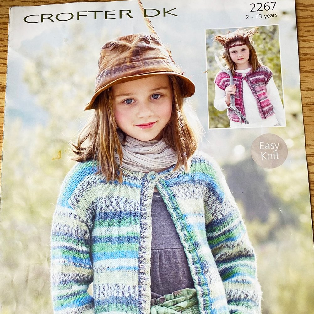 Vintage SIRDAR baby & kids knitting patterns #2267 Cardigans in Crofter DK